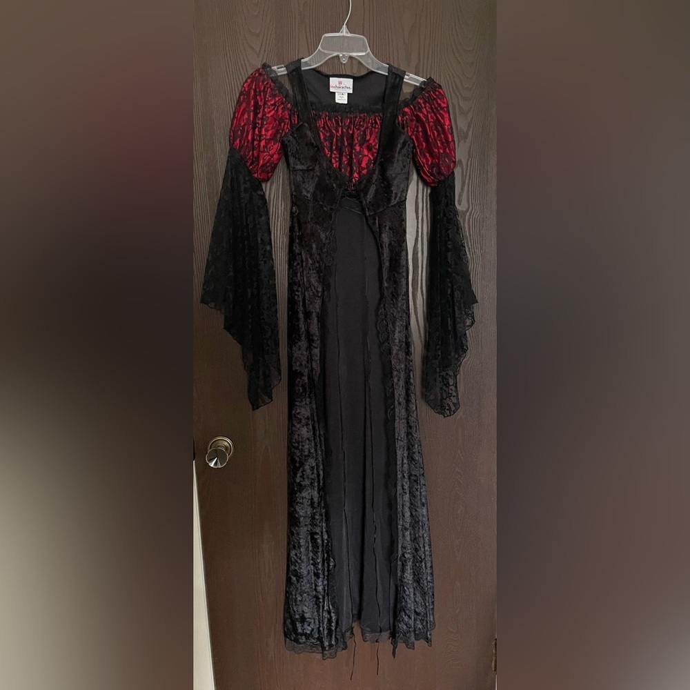 Goth Prin’zez (vampire) Halloween Costume - Picture 4 of 16